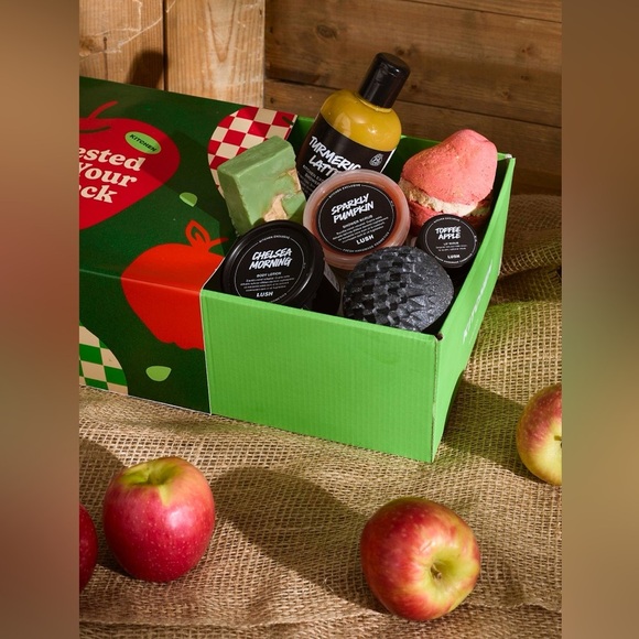 LUSH Metamorphosis Bath Bomb - Picture 3 of 4